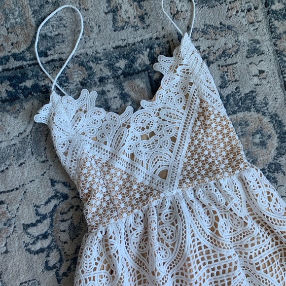 Chicwish White Lace Midi Dress - Picture 5 of 9